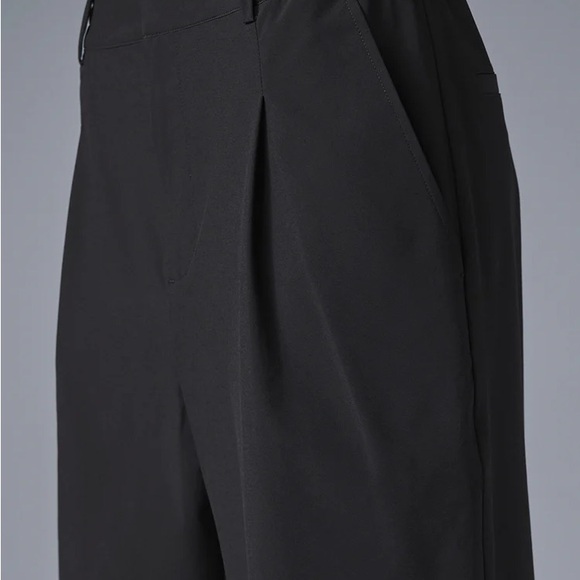 ALO High Waist Pursuit Trouser (Regular) - Size M - Picture 4 of 4